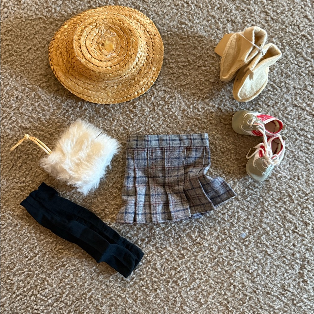 Knitted Hats and Sweaters for Dolls - Picture 4 of 4